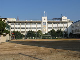 建国高等学校